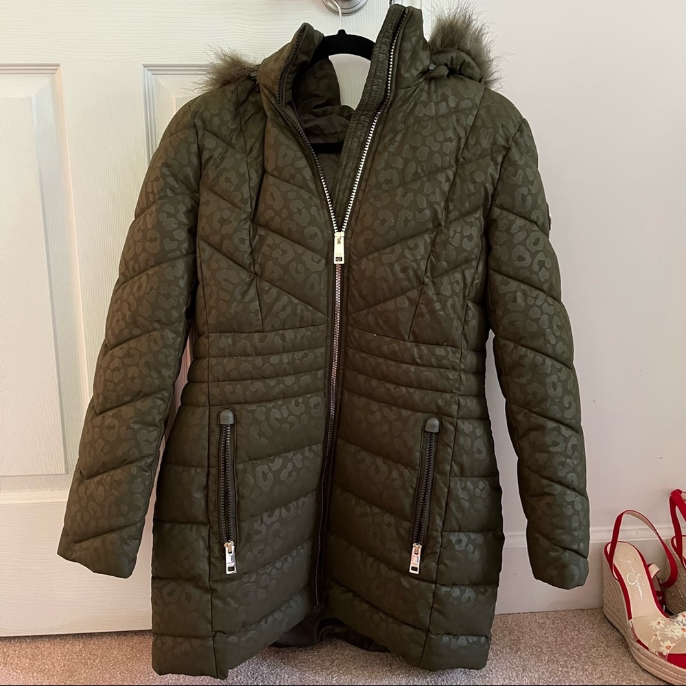 Dark green winter coat. Michael Kors brand. Light leaped print pattern detail